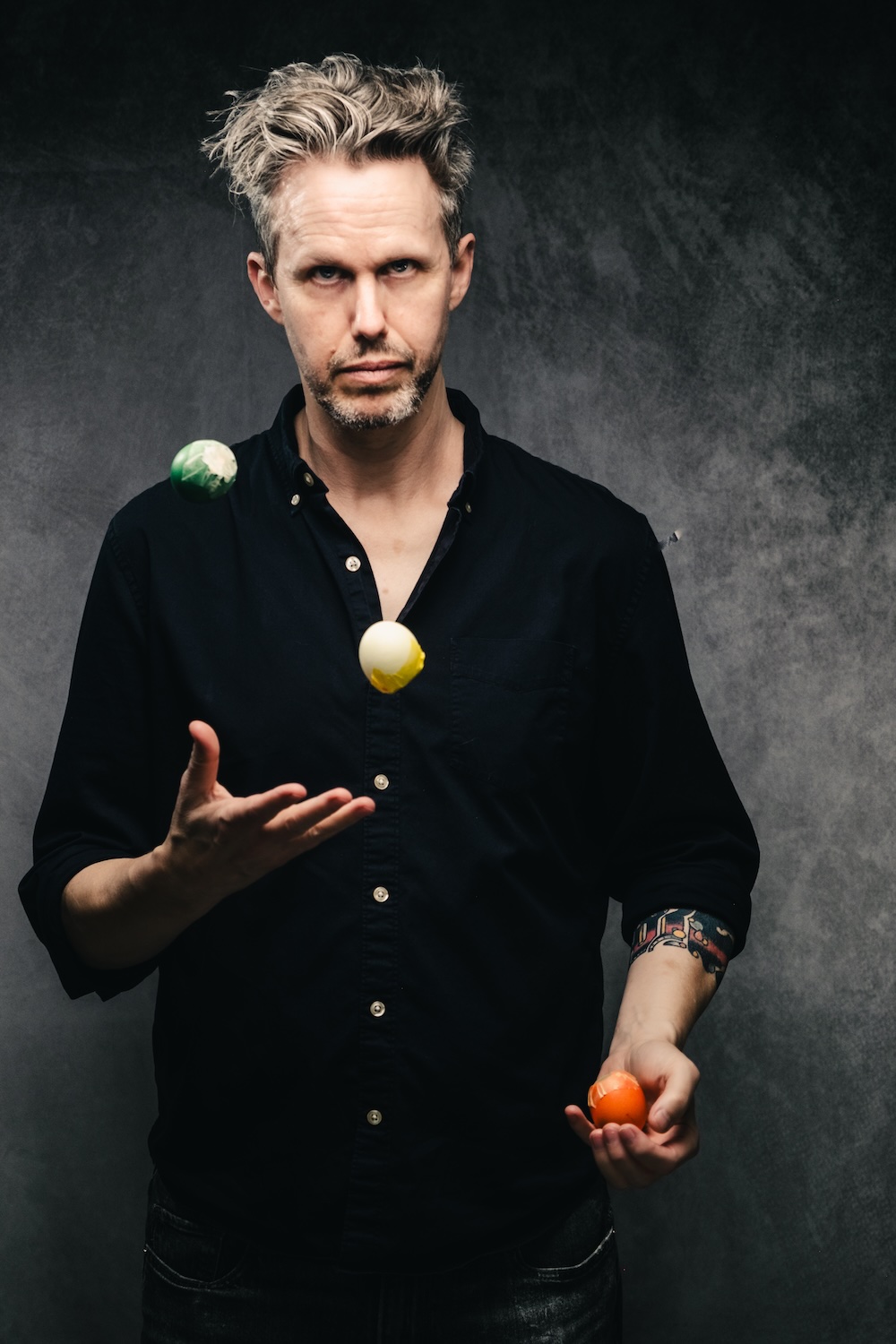 Noah Masterson, juggling eggs, photo by John Cuba Lewis